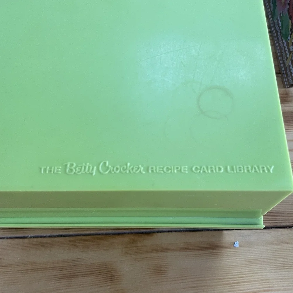 1971 Betty Crocker Recipe Card Library Box, Avocado Two-Tone  Cooking Storage